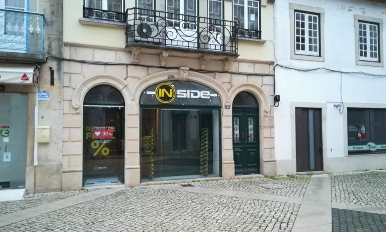 Mulheres roubam roupa em loja na Corredoura e fogem a pé inside IMG 20200212 073252