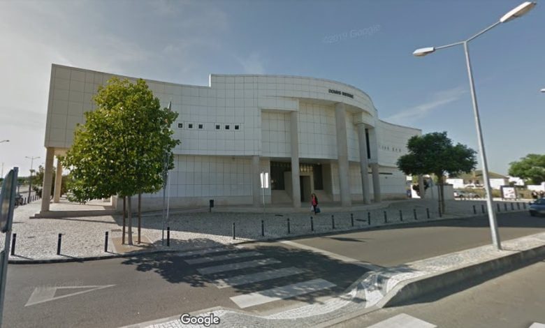 Jovem cadastrado preso por roubo com sequestro no Entroncamento trinunal entroncamento