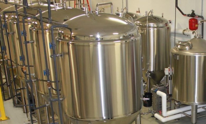 Destilaria disponibiliza álcool a lares de Tomar destilaria