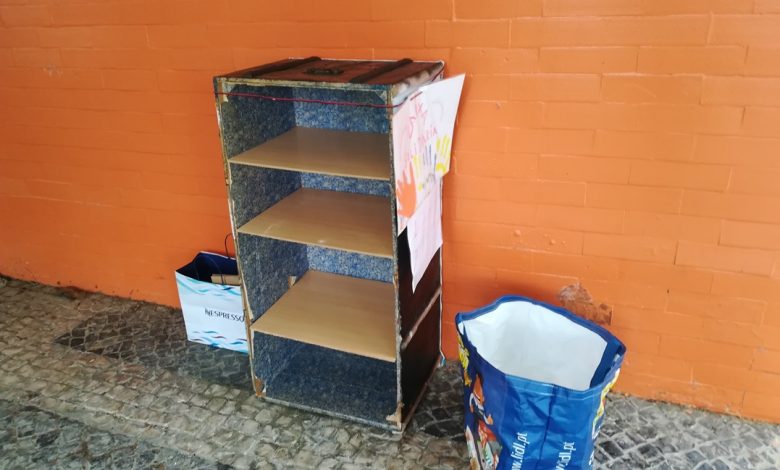 Caixas solidárias vazias em Tomar caixa solidaria IMG 20200426 082809