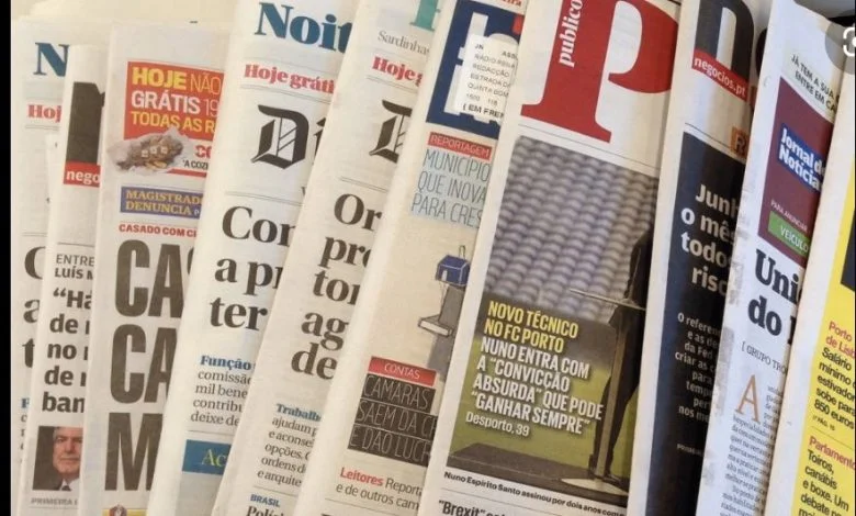 Capas dos jornais locais e regionais imprensa jornais press