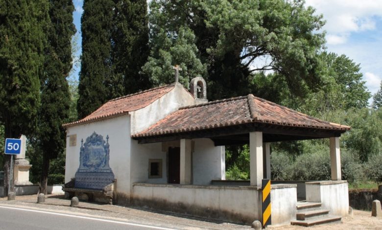 Outro sem-abrigo passa as noites na capela de S. Lourenço Tomar Capela S Lourenco