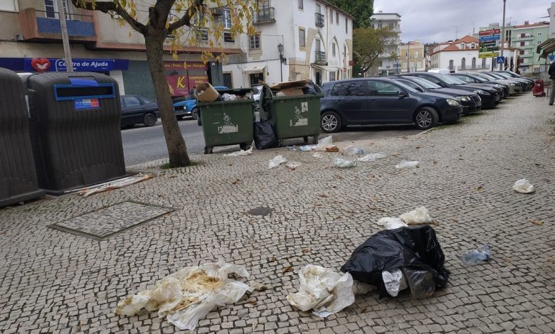 Falta de civismo e falta de sensibilidade dos autarcas lixo