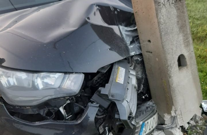 Colisão com poste provoca ferido ligeiro acid 4610937 7286124574347837152 n