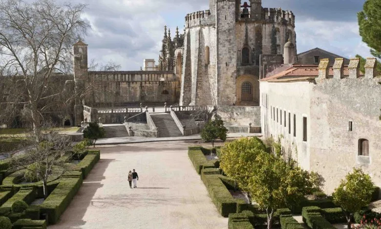 Um estranho modo de encarar o futuro convento de cristo charola 55897 scaled 1