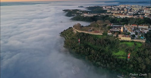 Vídeos mostram Santarém sob a neblina matinal no vale do Tejo santarem safe image