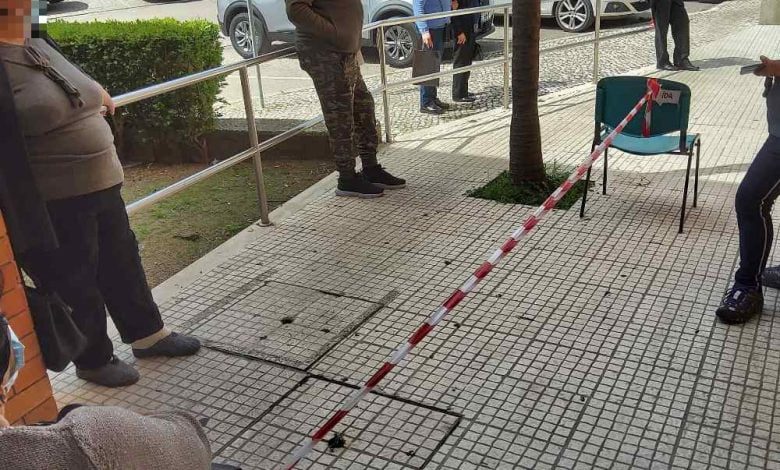 Centro de saúde fecha para “reunião de serviço” e utentes esperam à porta centro de saude 74409 4573913146248361730 n