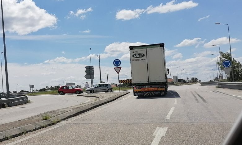 Carro entra em contramão na rotunda do IC3 em Alviobeira IMG 20210502 141042