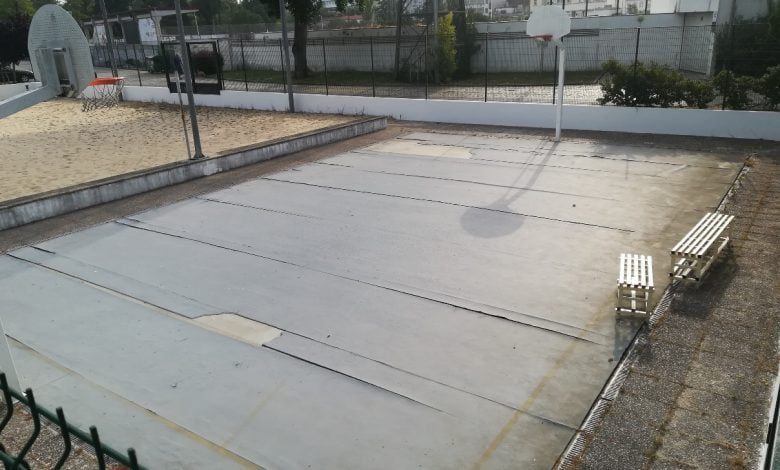 Campo de basquetebol: fechado, degradado e abandonado basket IMG 20210612 083303