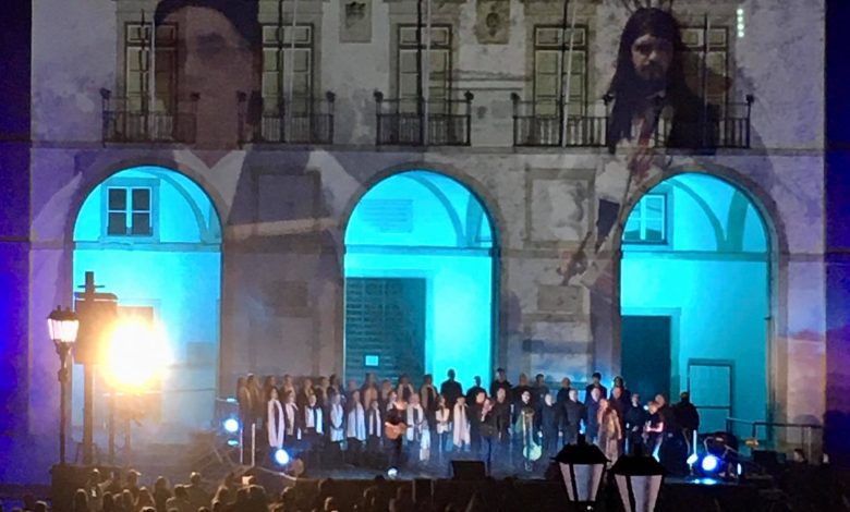 Ano e meio depois, praça da República volta a encher (c/ vídeos) omiri 305929055124904235 n