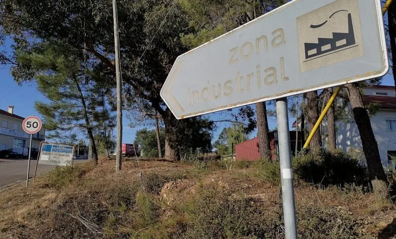 Uma mão cheia de nada zona industrial IMG 20210928 173243