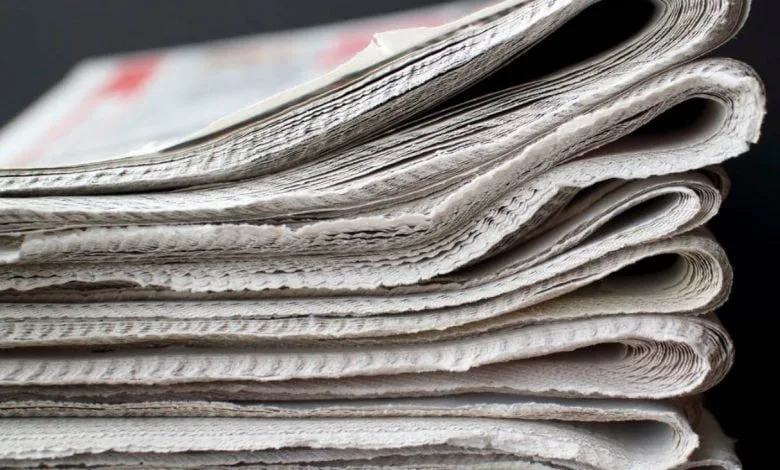 Capas dos jornais locais e regionais jornais imprensa