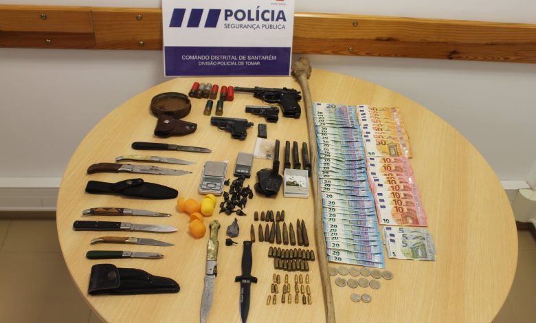 PSP detém dois homens e apreende droga e armas no bairro “Calé” psp rusga 10104860 2984423026980296565 n