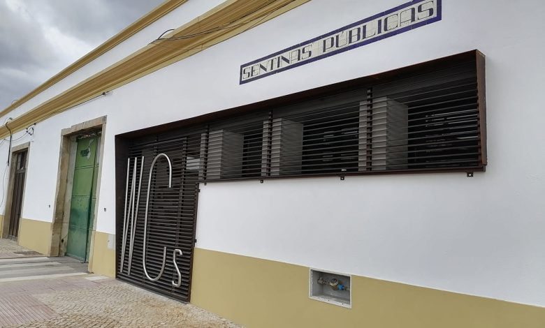 Acabaram as obras mas novos sanitários da Várzea Grande continuam fechados wc sanitarios IMG 20220310 134245