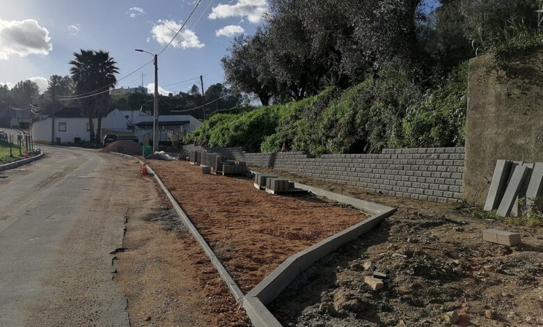 Junta de freguesia está a construir estacionamento em terreno privado agua das maias IMG 20230111 152757