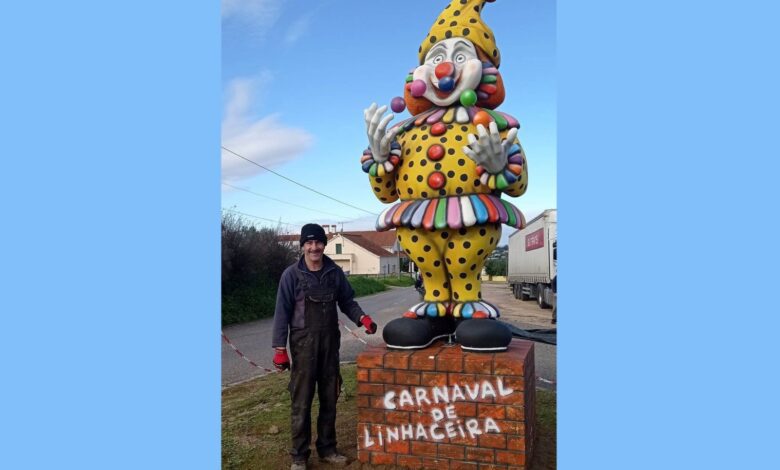 Boneco de grandes dimensões anuncia carnaval na Linhaceira linhaceira carnaval 2704 165291154546790653 n
