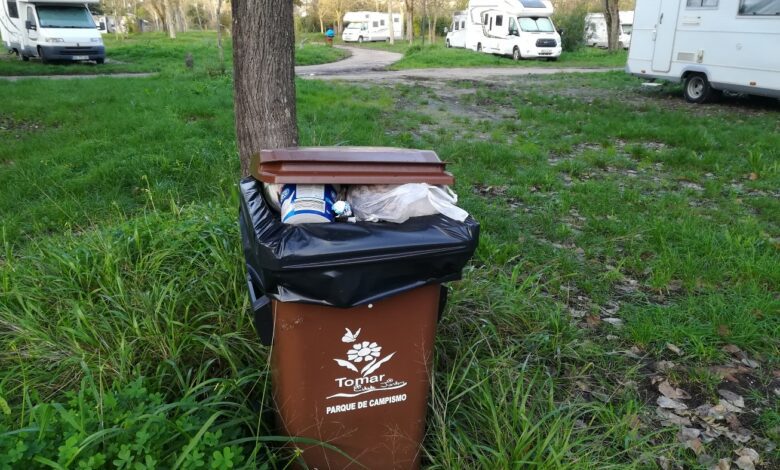 Parque de campismo ainda existe… nos contentores do lixo lixo IMG 20221231 084502