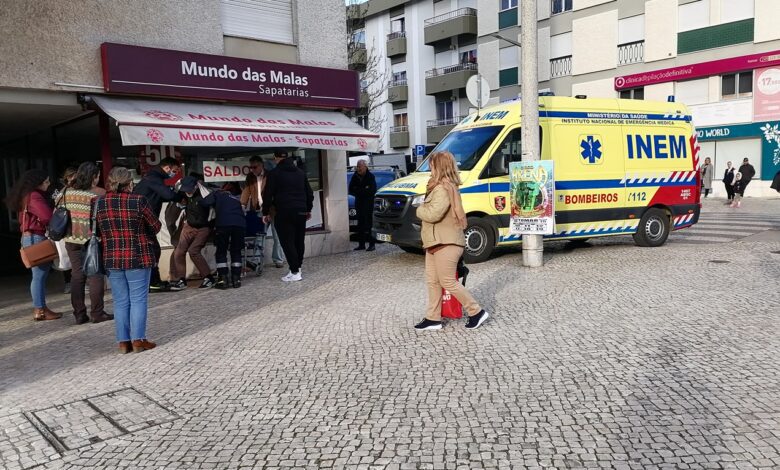 Homem caído no chão espera mais de uma hora por socorro IMG 20230210 162753