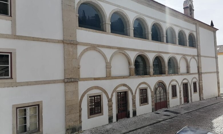 Os documentos sobre as obras no edifício da câmara camara IMG 20230328 120921