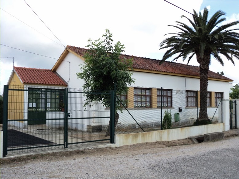 Jardim de infância fecha no Fetal de Cima e abre na escola Santa Iria escola fetal de cima DSC01687