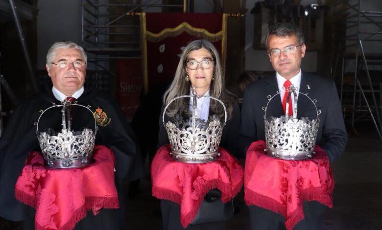 Primeira saída das coroas faz percurso do cortejo dos tabuleiros coroas tabuleiros 43500 6983197419739545600 n