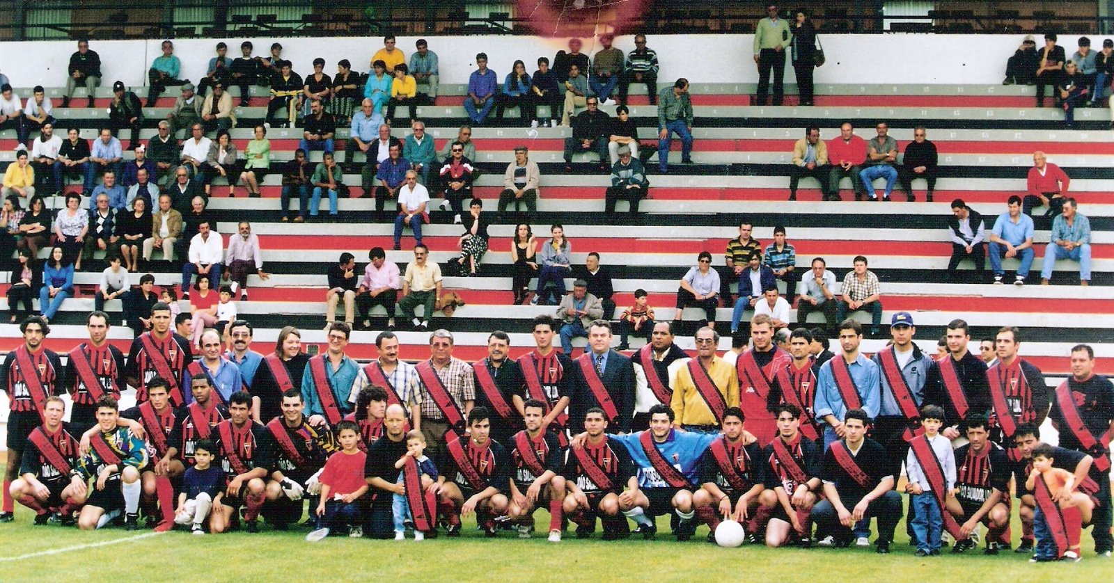 União de Tomar é campeão distrital 25 anos depois (c/ vídeo) U. Tomar Campeao Distrital pelo Uniao de Tomar 1997 1998 Tr Principal