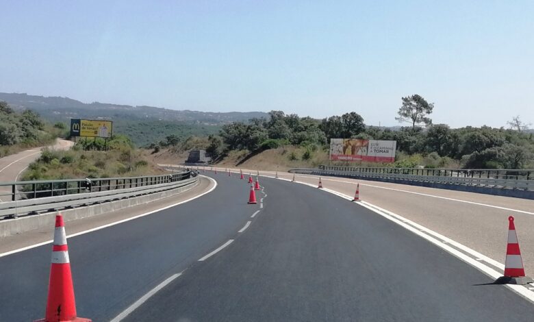 Obras no IC9 condicionam trânsito, com pintura "aos esses" (c/ vídeo) IC9 IMG 20230720 114120