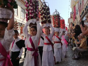 cortejo rapazes tabuleiros IMG 20230702 104359