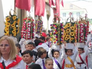 cortejo rapazes tabuleiros IMG 20230702 113713