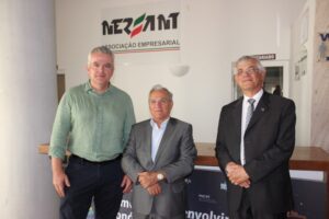 Presidente do Conselho Geral Ricardo Jorge Presidente da Assembleia Geral Domingos Chambel e o Presidente da Direcao Antonio Pedroso Leal