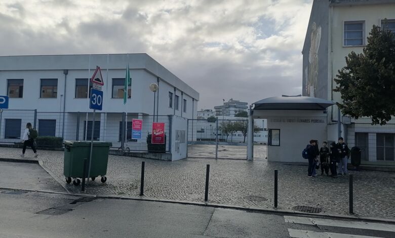 Quase 150 candidatos a assistentes operacionais nas escolas escola nuno alvares pereira IMG 20231027 090315