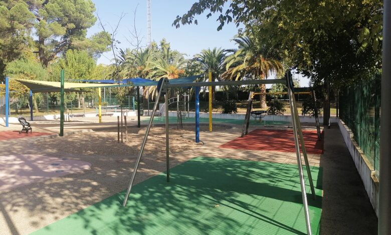 Um ano depois, nem divertimentos, nem cobertura parque infantil IMG 20231002 100724
