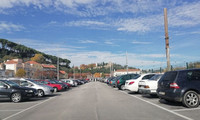 “Estacionamento (pouco) inteligente” em Tomar engana automobilistas estacionamento IMG 20231115 112037