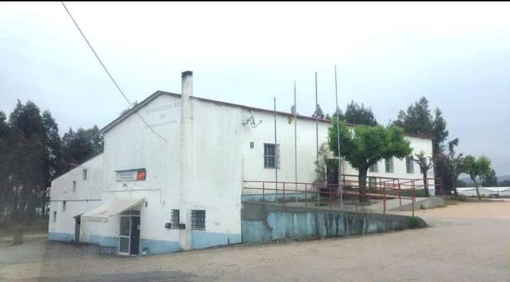 Ladrões fazem "limpeza geral" na associação da Charneca do Maxial FB IMG 1702728920051