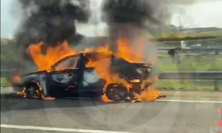 Carro ardeu na A1 perto de Santarém (c/ vídeo) carro arder