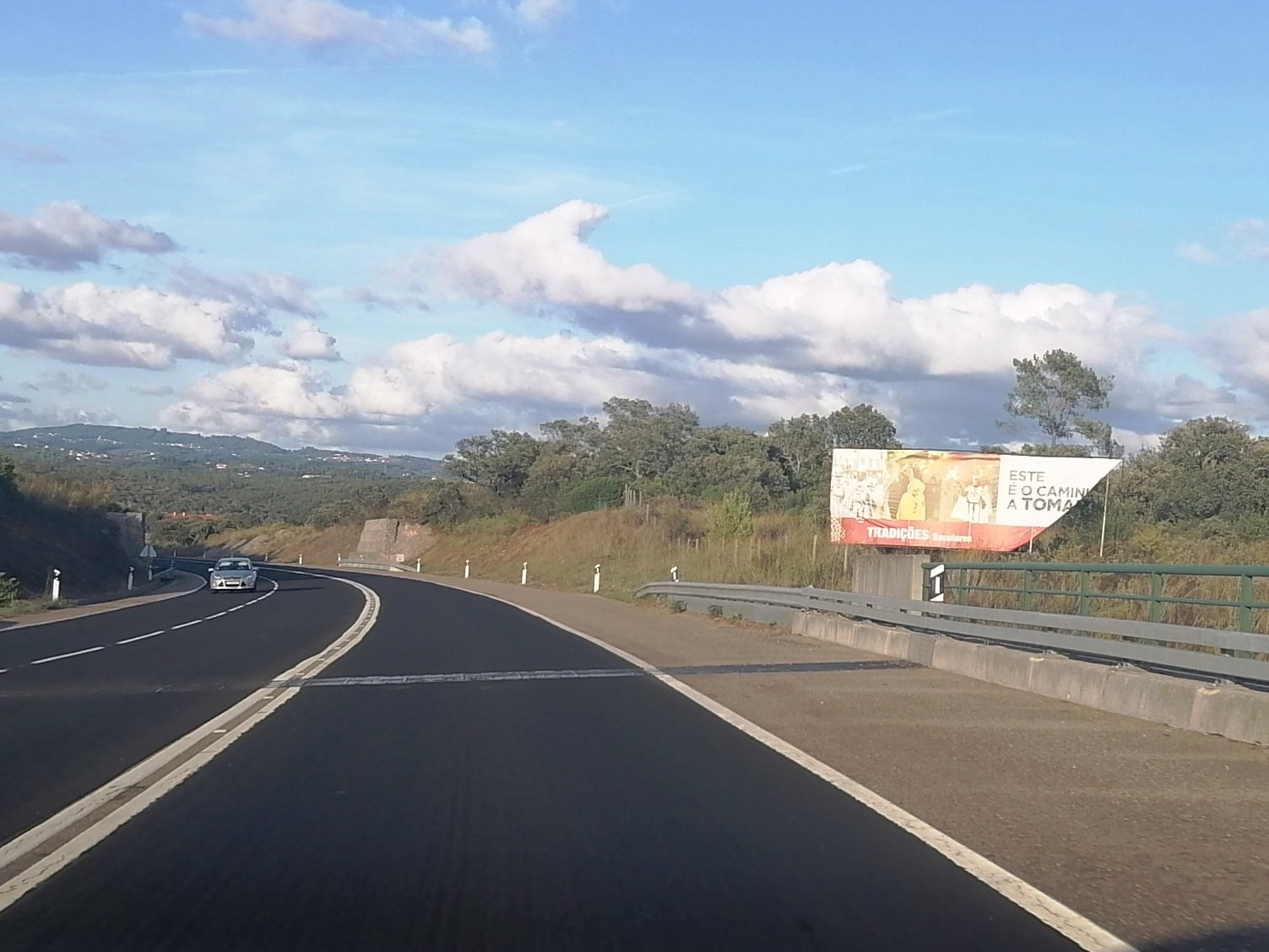 Outdoor no IC9 não dignifica Tomar ic9 mupi outdoor IMG 20230920 183204