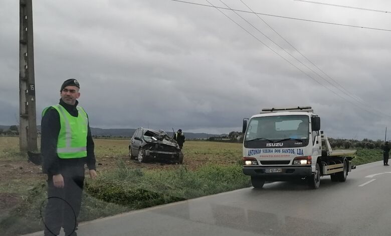 Despiste aparatoso provoca três feridos acidente IMG 20240302 162624