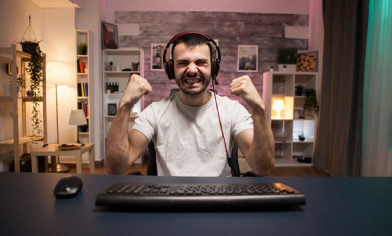 Relaxe depois de jogar no computador e ganhar dinheiro com isso jogo