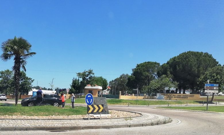 Entroncamento: carro foi parar à rotunda IMG 20240704 121937