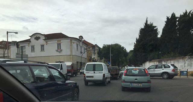 Feira de Santa Iria começa e trânsito complica-se feira 150752166843514880 n