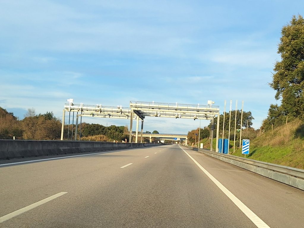 Já estão a retirar os painéis informativos de portagens na A13 e na A23 a13 20250102 161720