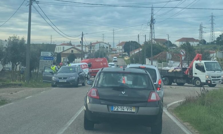 Acidente com três viaturas provoca quatro feridos IMG 20250214 WA0003