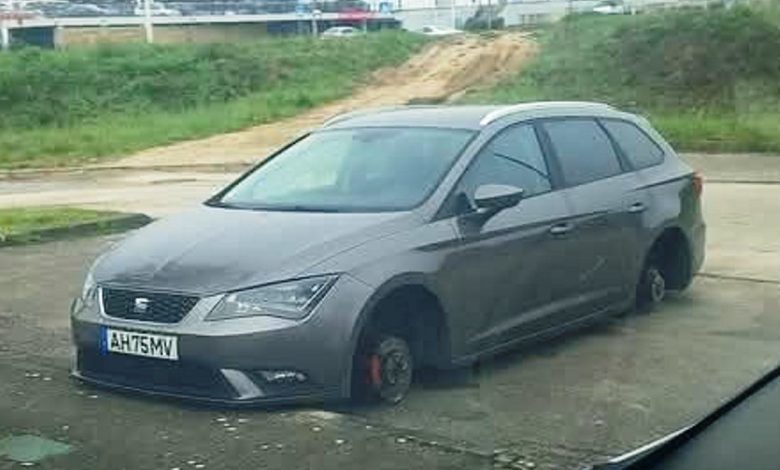 Roubaram as quatro rodas de um carro estacionado na avenida do hospital IMG 20250312 WA0000