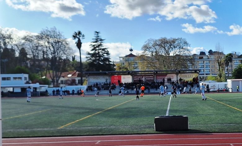 Futebol: União de Tomar ganha ao Entroncamento por 1-0 U. T 20250323 164925