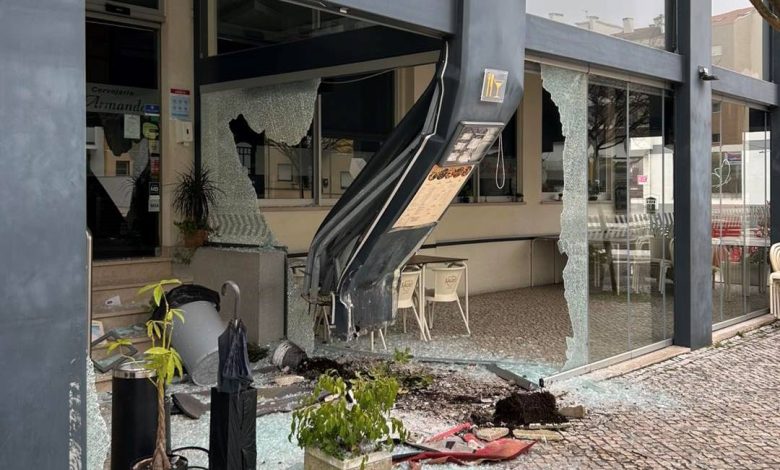 Jovem de Abrantes despistou-se e destruiu fachada de cervejaria em Leiria cervej 1233776314941779 7879081357199771975 n