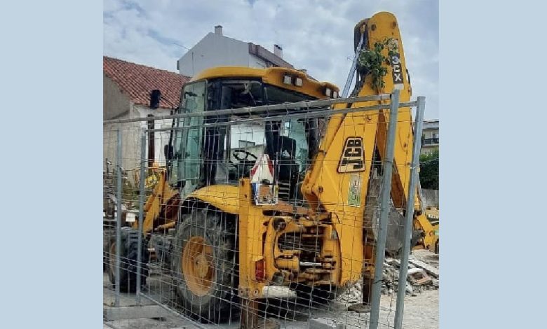 Retroescavadora roubada em Ourém cmr 166469921849607 7176120860614847840 n