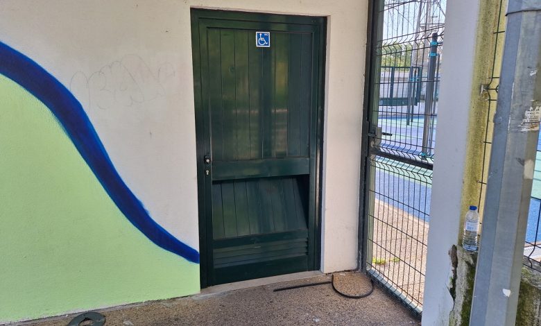 Mais um ato de vandalismo nas casas de banho públicas da zona desportiva vandalismo wc 20250407 085030