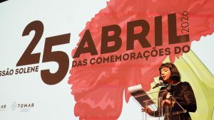 Câmara e assembleia homenageiam primeiros autarcas pós 25 de abril (c/ vídeo) 25 abril assembleia 12