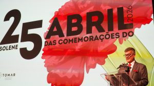 Câmara e assembleia homenageiam primeiros autarcas pós 25 de abril (c/ vídeo) 25 abril assembleia 7