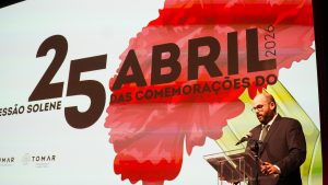 Câmara e assembleia homenageiam primeiros autarcas pós 25 de abril (c/ vídeo) 25 abril assembleia 8